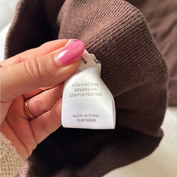 Revolve Knit Set - Picture 7 of 12